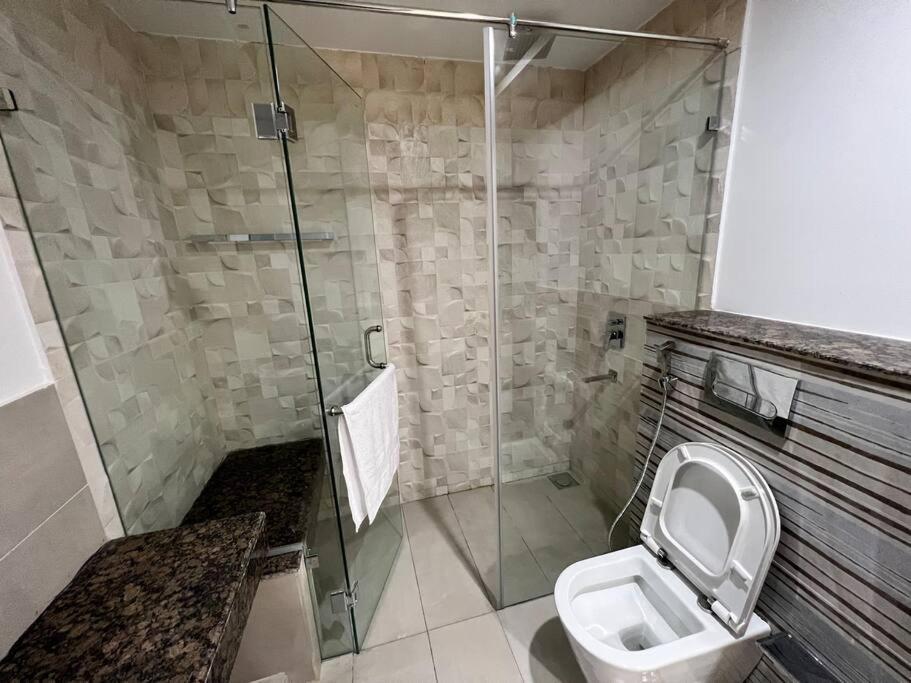 Sunset Luxury Gold Crest Mall Residency Lahore Eksteriør billede